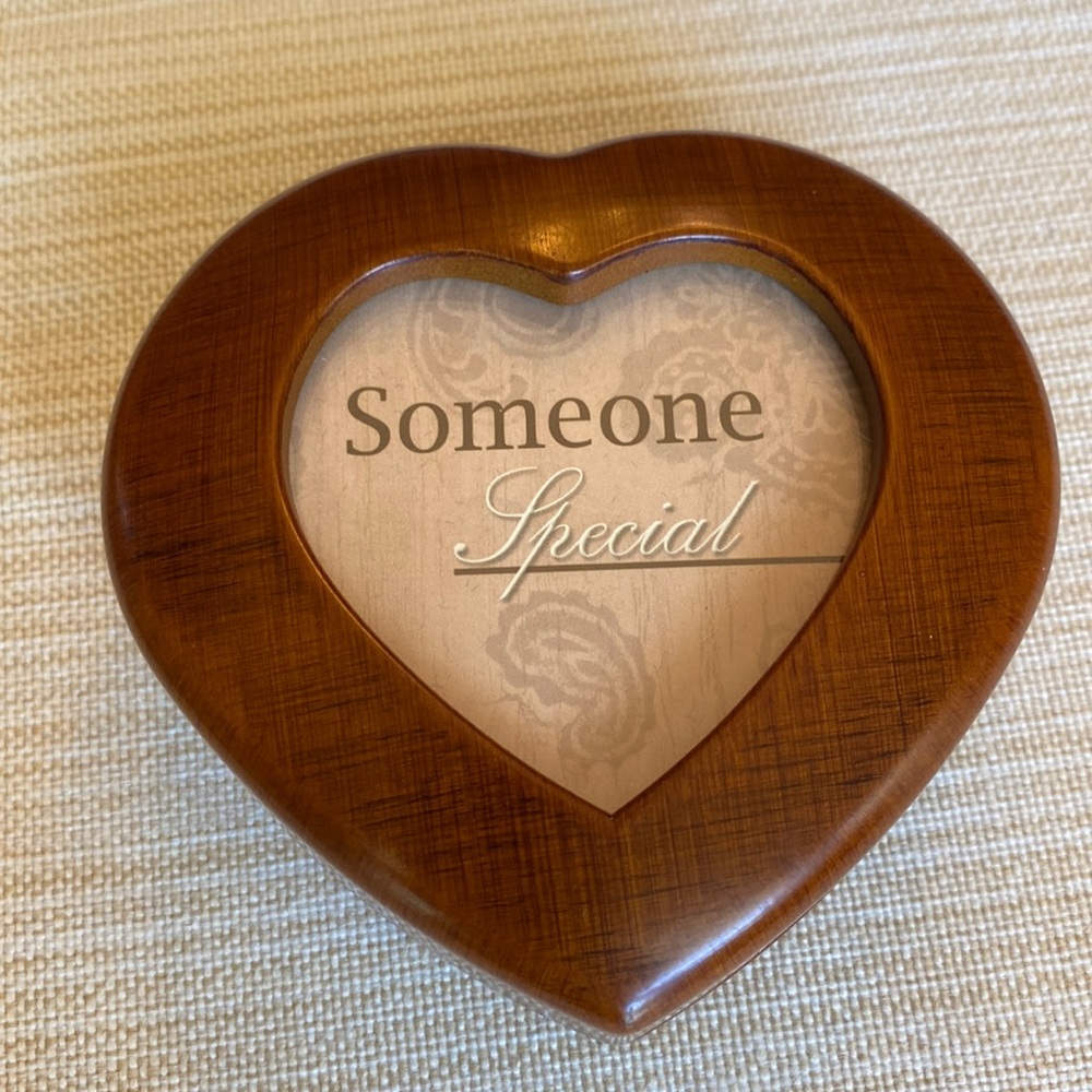 Wooden Heart Shaped Musical Box. Someone Special. Plays What A Wonderful World.